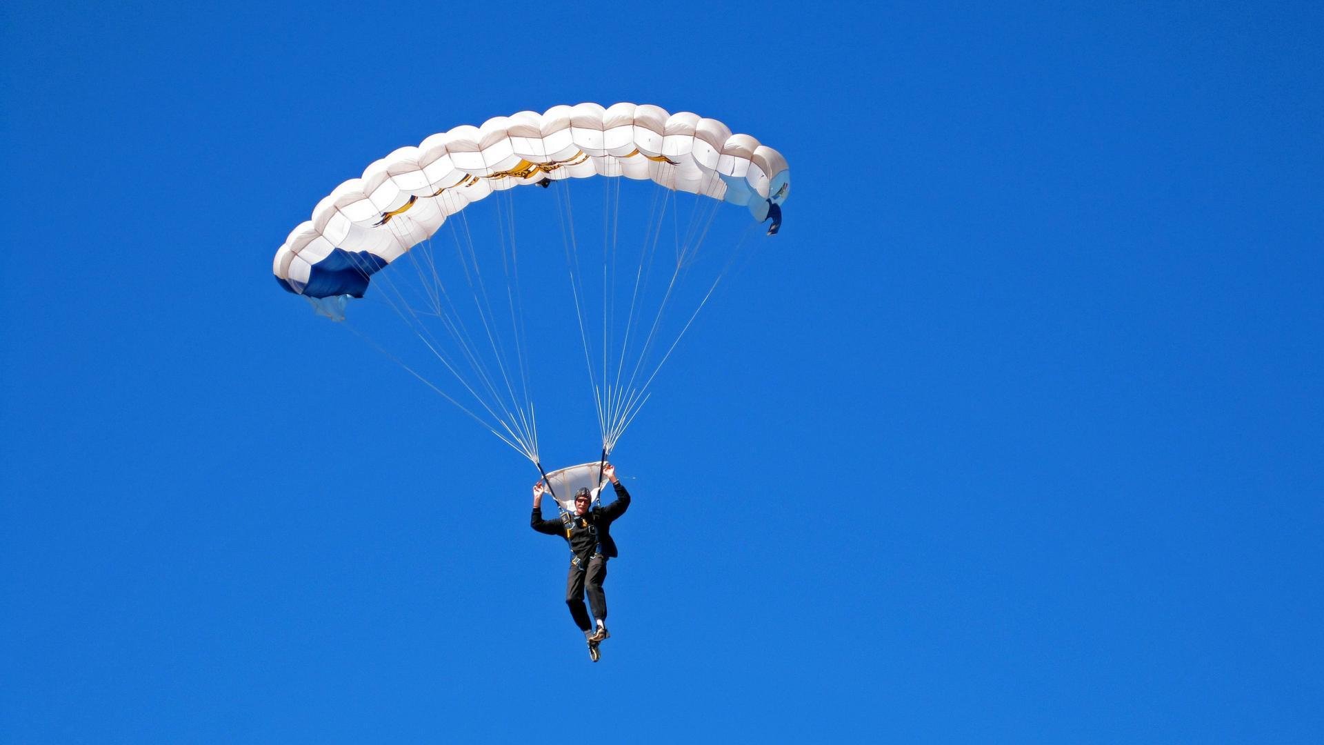 FaZe出席LOL电竞峰会发表演讲，faze 队员