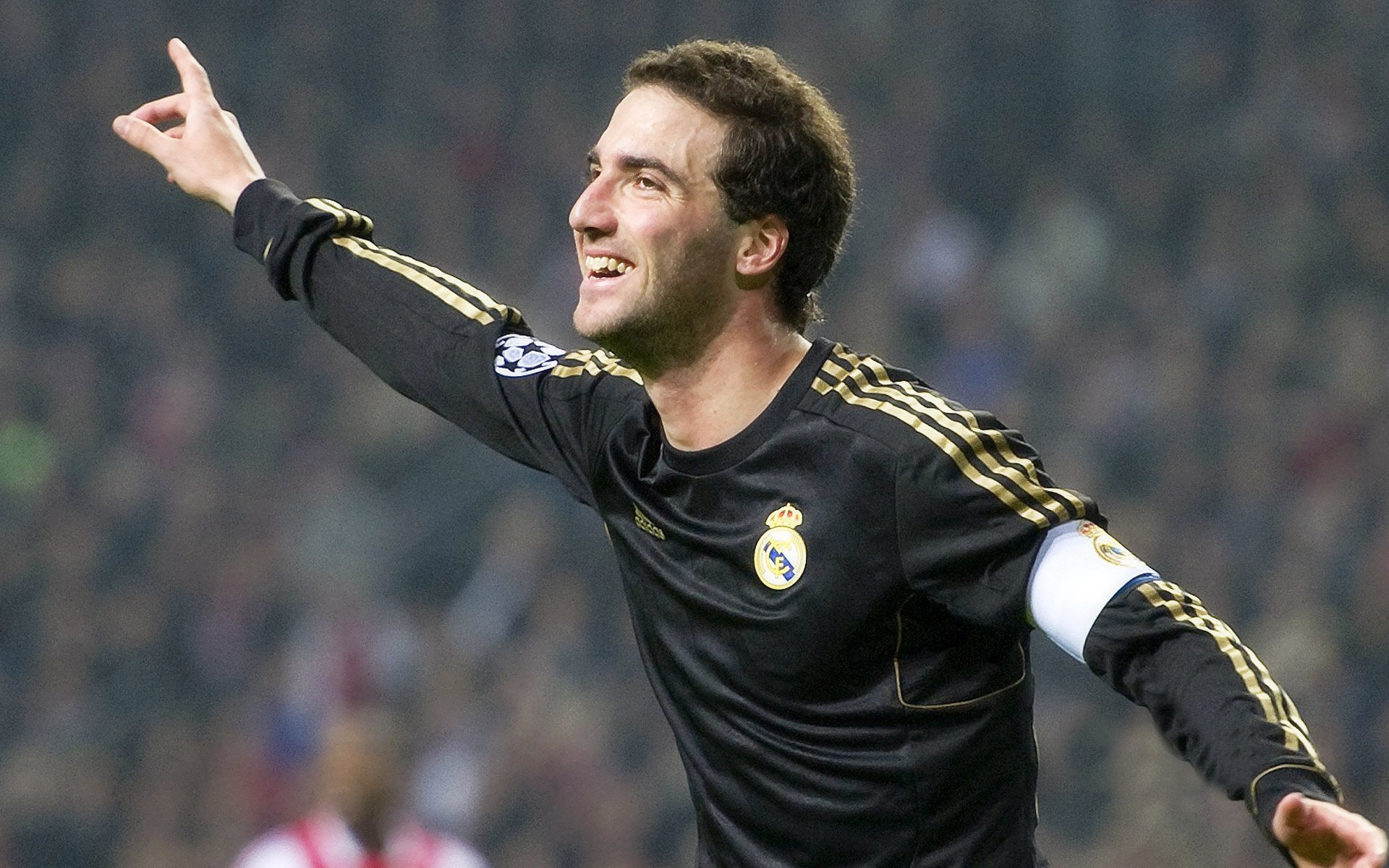 张玉宁伤愈复出，助力国安进攻，张玉宁伤退